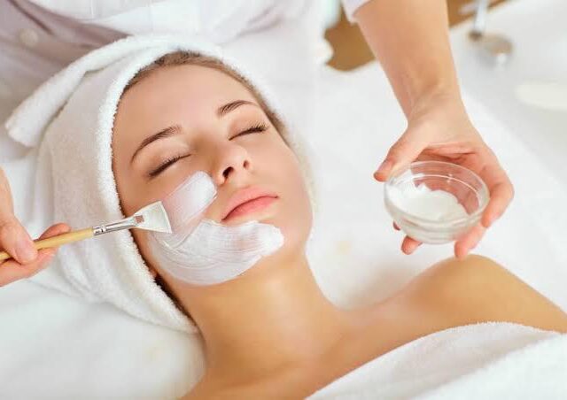 Frelu Estilistas - Peluquería y Estética en Novo Mesoiro, A Coruña